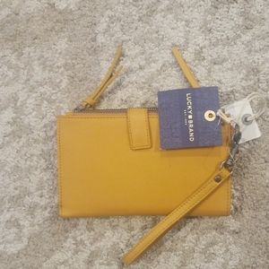Lucky brand wristlet clutch